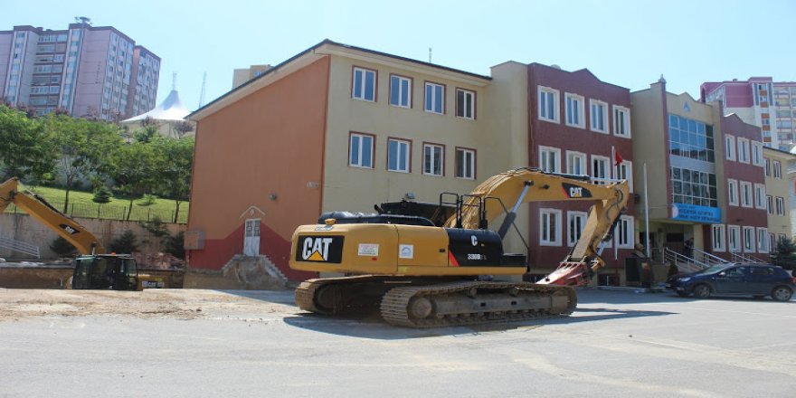 Okula niyet çeşmeye kısmet