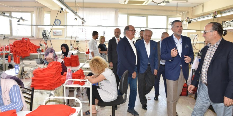 “Bizimköy Engelliler Üretim Merkezi”ne hayran kaldılar