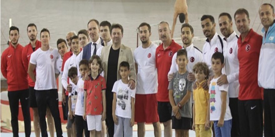 Milli takım kampına ziyaret