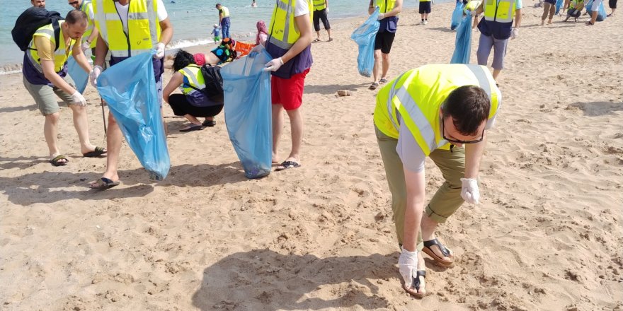 Koreliler çöp topladı