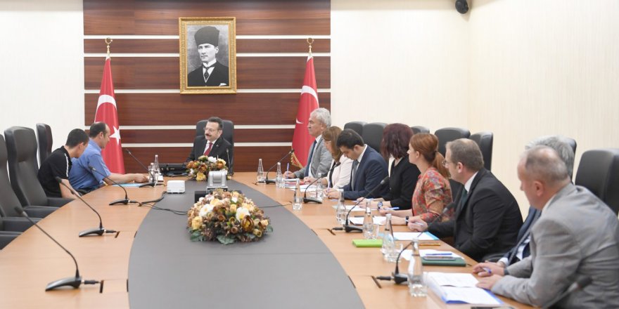 HALK GÜNÜ: Vali Aksoy vatandaşları dinlemeyi sürdürüyor