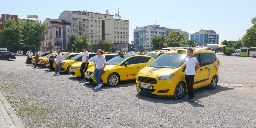 Taksilerden 'Yaya Öncelikli Trafik' kampanyası
