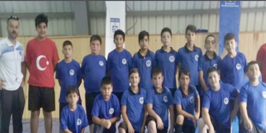 Güreşçiler sıkı çalışıyor