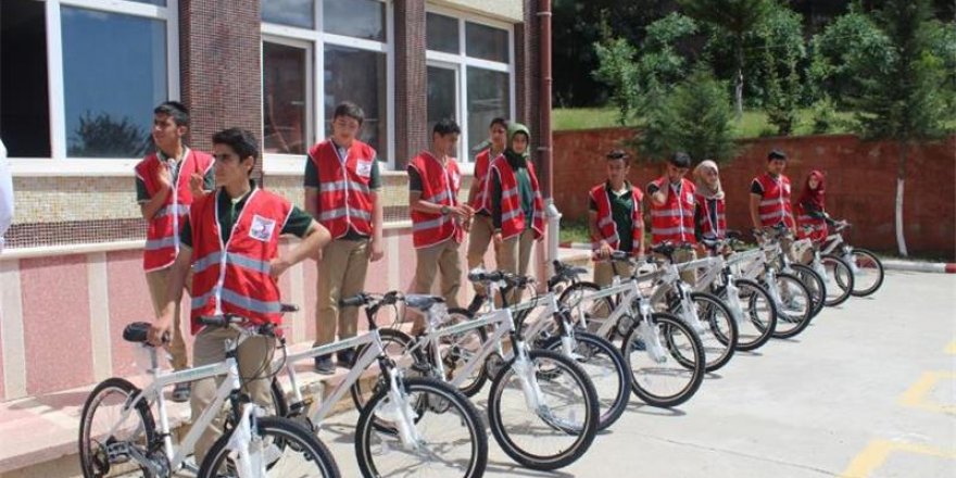 DÜZCE’DEN YALOVA’YA PEDAL ÇEVİRECEKLER: Kızılay’dan “Artçıları kalbimizde”