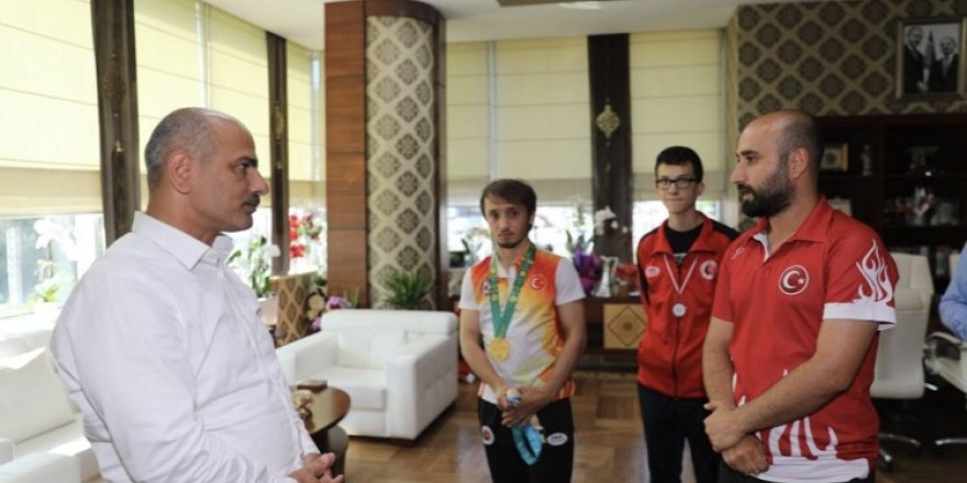 1 altın 2 bronz madalya