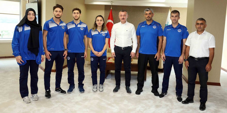 Başkan Büyükakın, Milli Karatecileri ağırladı