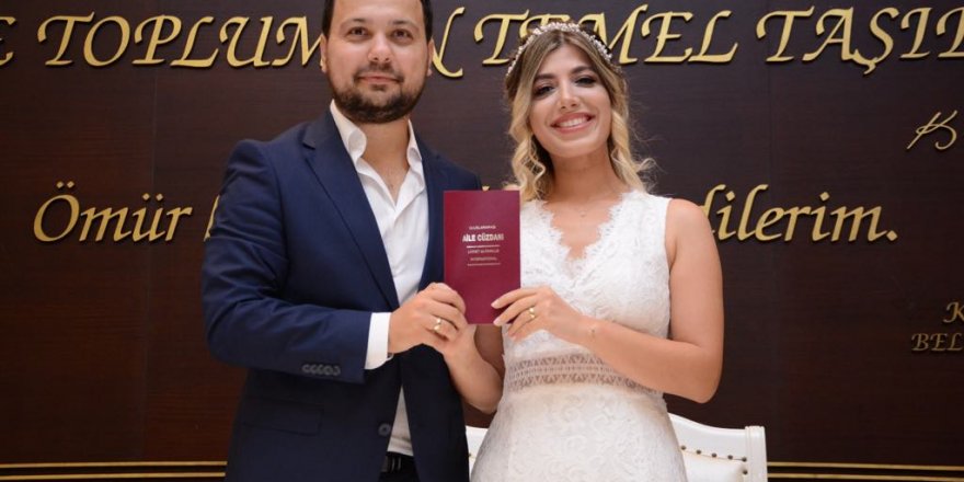 Emre ve Dilek 31 Ağustos’ta evleniyor
