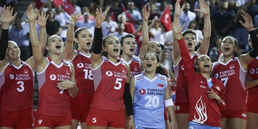 A Milli Kadın Voleybol Takımımız, Fransa'yı da devirdi: 3-0