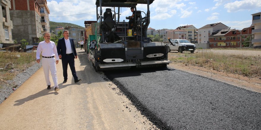 Emek Mahallesi’nde asfalt çalışması