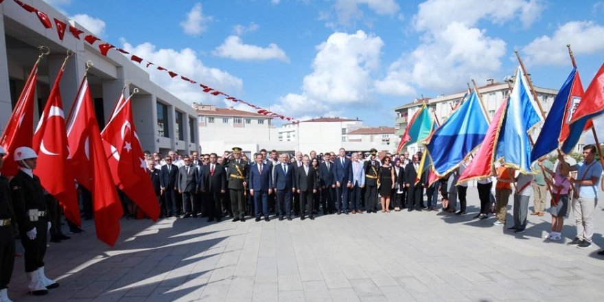 30 Ağustos tüm ulusların  hürriyet meşalesidir