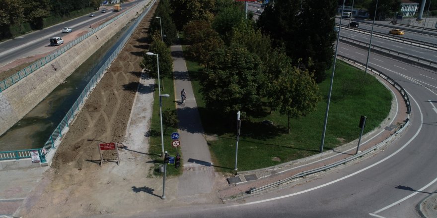 Yürüyüş Yolu yenileniyor  