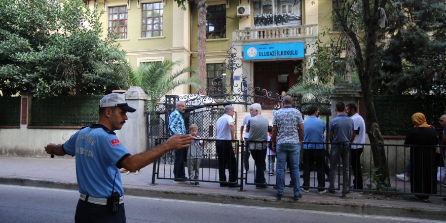 Zabıtadan okul önlerine güvenlik önlemi