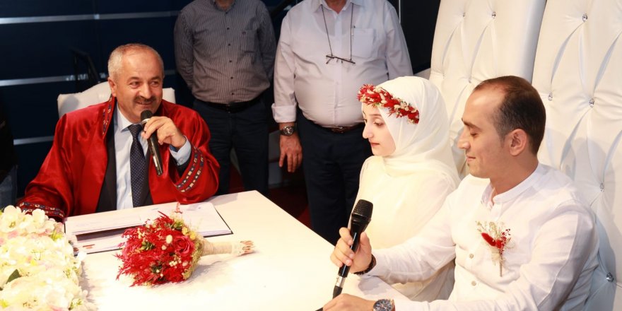 Nikahlarını Büyükgöz kıydı