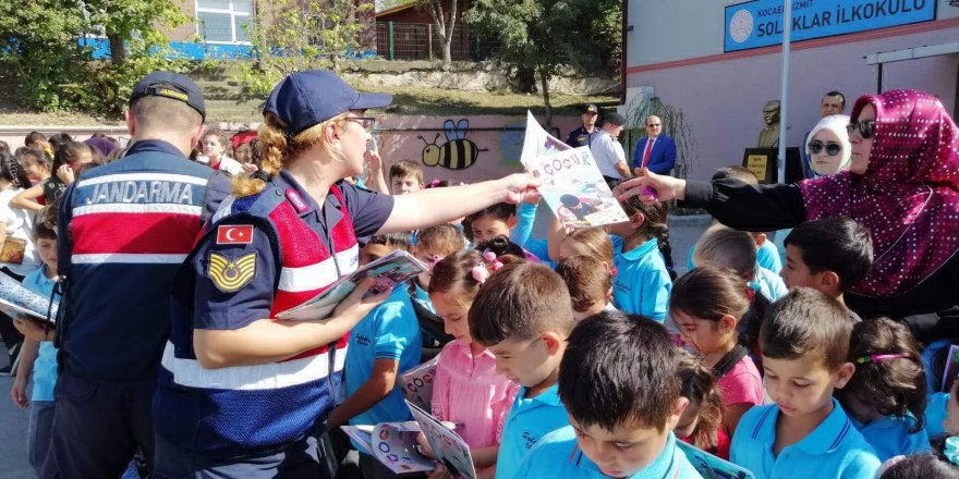 Jandarmadan öğrencilere dergi