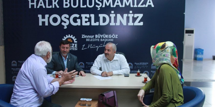 Vatandaşların sorunlarını dinliyor