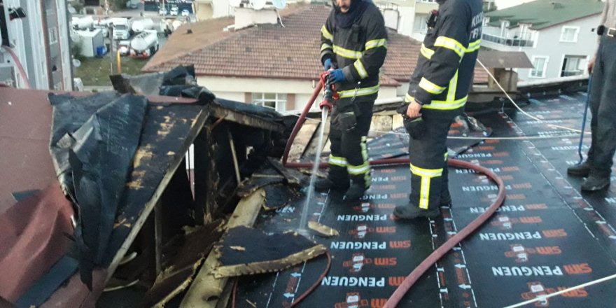 Isı yalıtımı yapılan binanın çatısı yandı