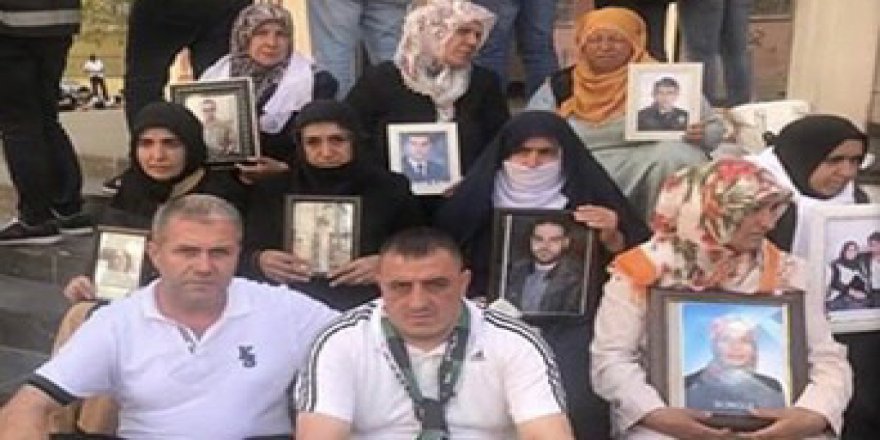 Kocaelispor taraftarı Annelerin yanında