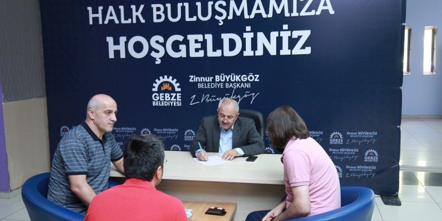 Büyükgöz vatandaşların sorunlarını dinliyor