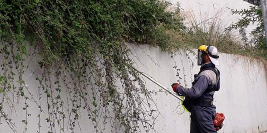 DİLOVASI: Görüntü kirliliği ortadan kaldırılıyor