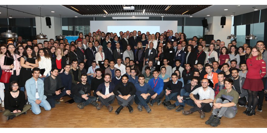 ANADOLU VAKFI’NIN BURS PROGRAMI: Başvuru için son gün 30 Eylül