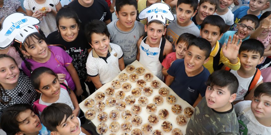 Minikler aşure yaptı