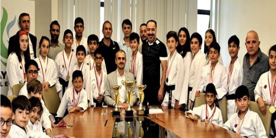 ÇESK madalyaları sildi süpürdü