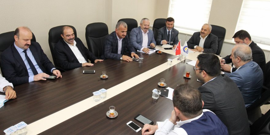 Müdürlerden brifing aldı