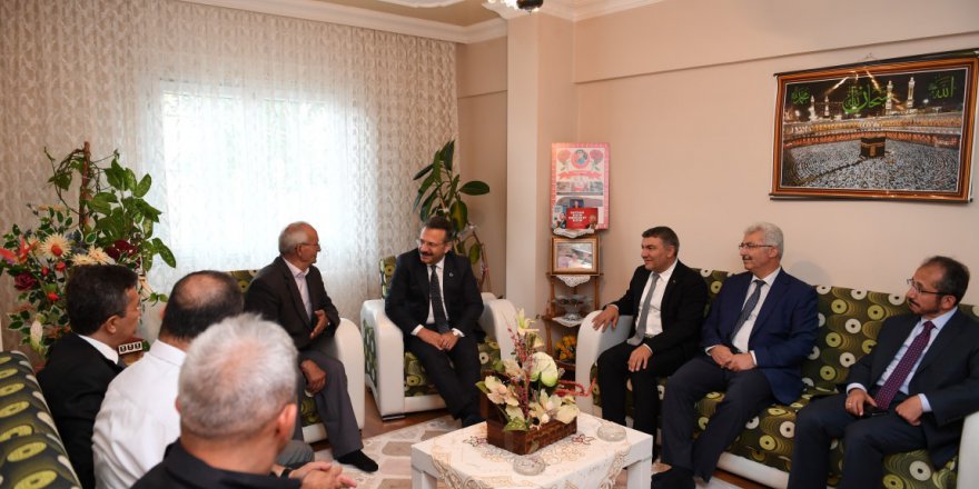 Vali Aksoy’dan şehit ailesine ziyaret