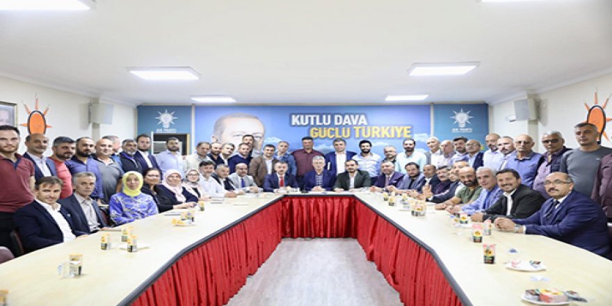 472 mahalle başkanıyla buluştu