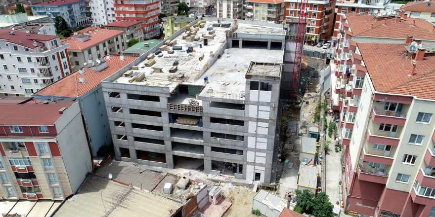 İÇ KISIM ÇALIŞMALARI BAŞLADI: 7 katlı otoparkta sona doğru