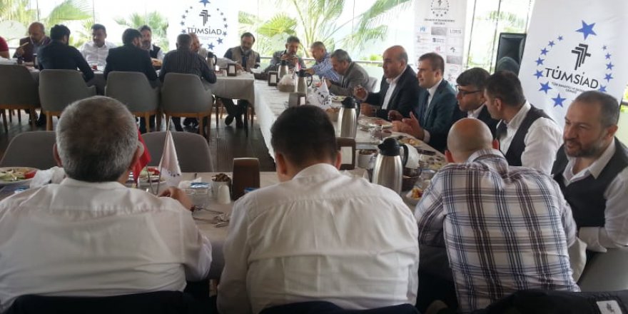 TÜMSİAD Gebze üyeleri kahvaltıda buluştu