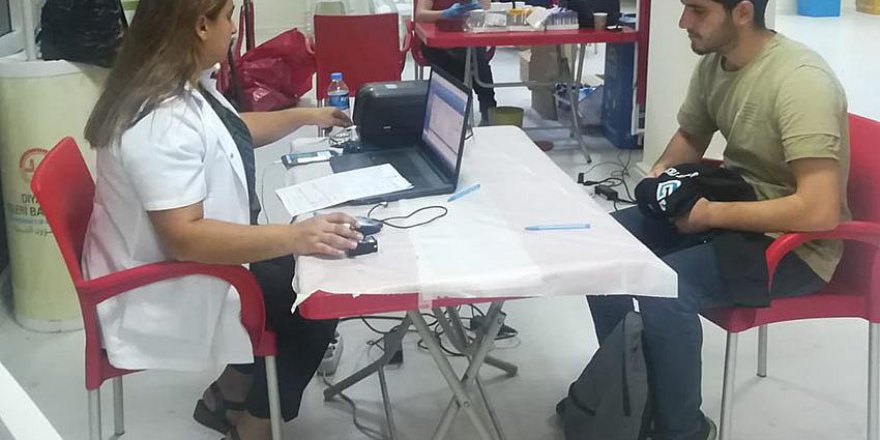 Öğrencilerden kan bağışı