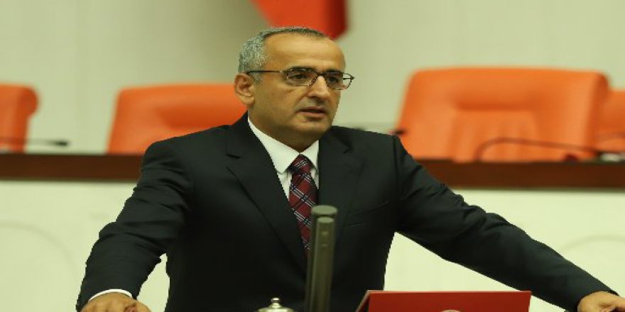 HAYDAR AKAR:  “Al birini vur ötekine!”