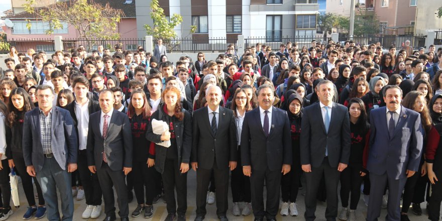 FSM Lisesi’nde Bayrak Töreni