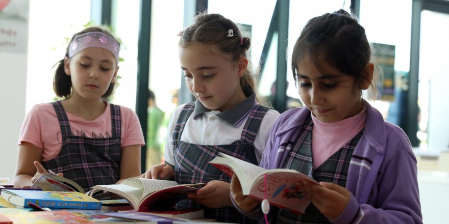 25 bin öğrenci fuarı ziyaret etti