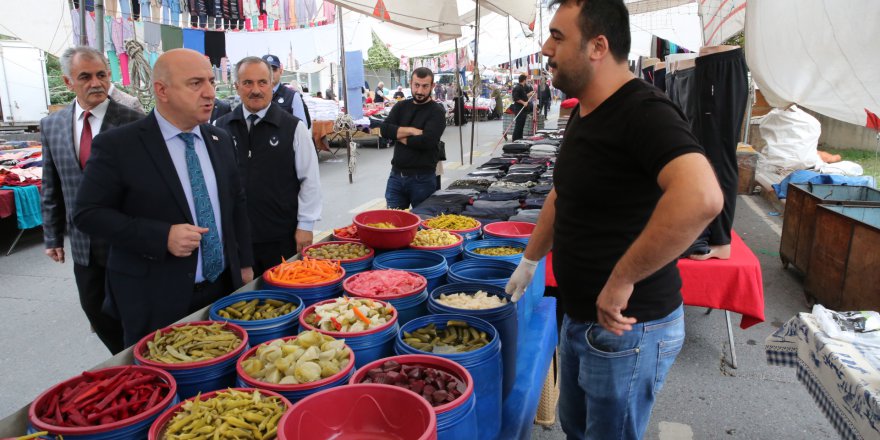 DARICA: Bıyık Salı Pazarı’nı gezdi