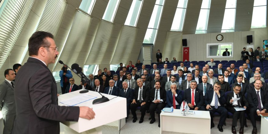 Vali Aksoy muhtarlarla buluştu
