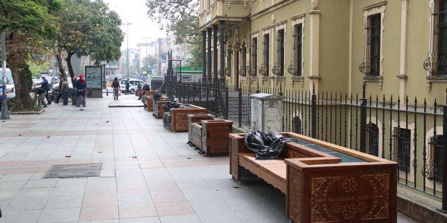 Kocaeli’ne Modern şehir mobilyaları