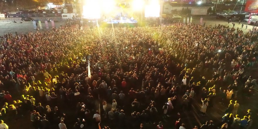 Cumhuriyet coşkusuna hazır mıyız gençler!