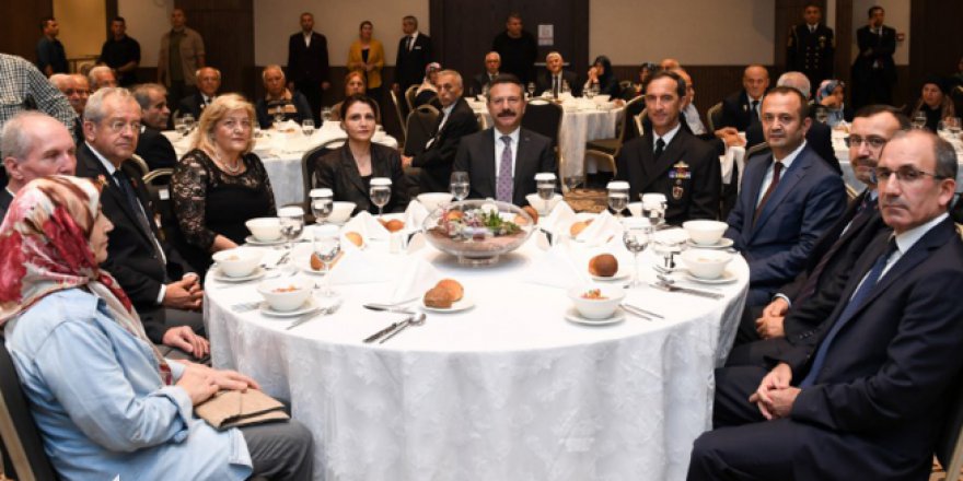 Gaziler onuruna yemek