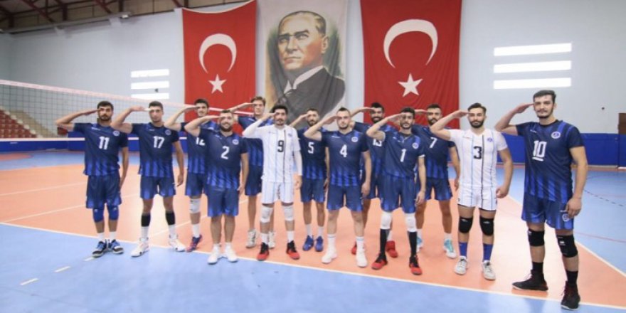Kağıtspor voleybolda zirvede!