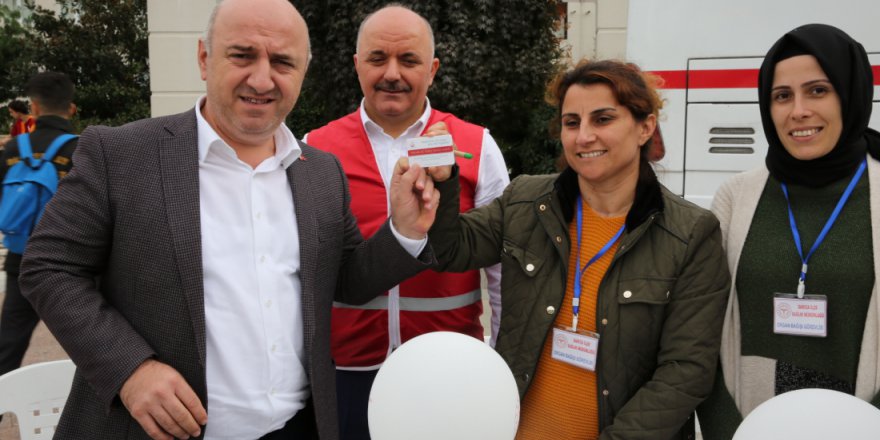 Bıyık organlarını bağışladı