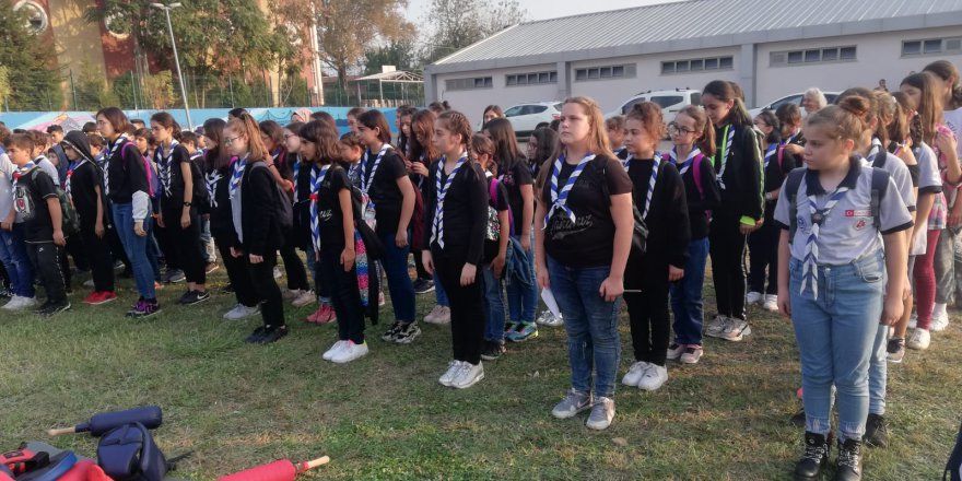 İzciler “Barış uzak değil” diyerek dünyaya mesaj verdi