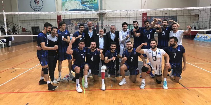 Voleybolcular set vermeden kazandı
