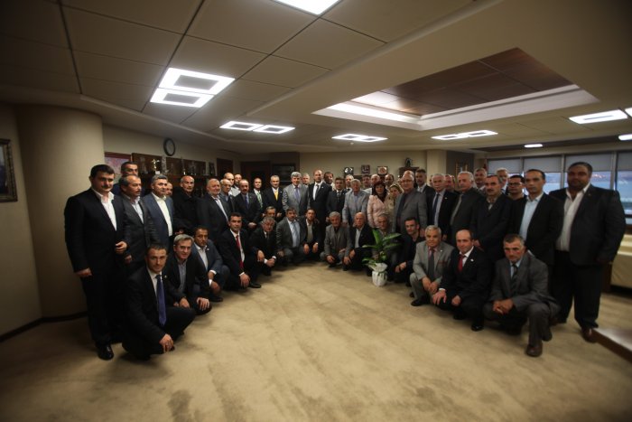 Muhtarlardan Başkan Karaosmanoğlu’na hizmet teşekkürü