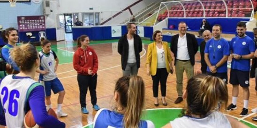 Hürriyet’ten Perilere Moral