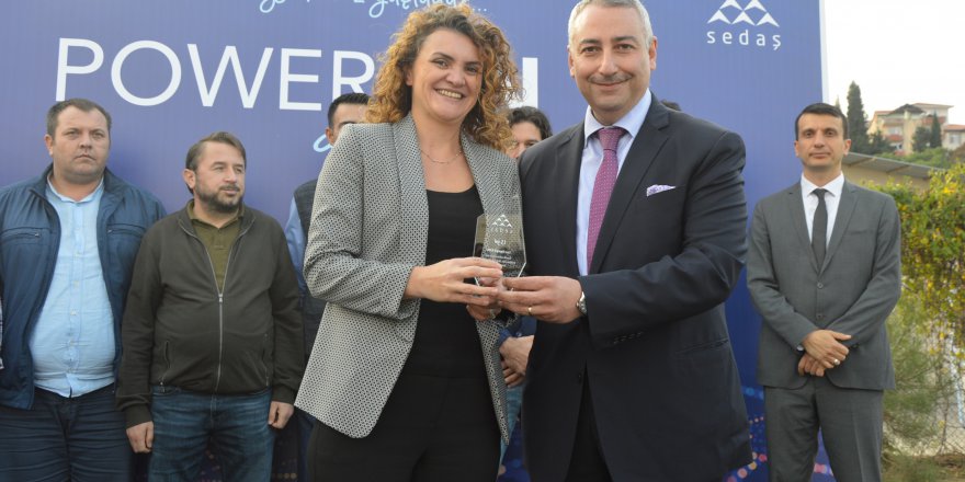 SEDAŞ  çalışanlarına plaket verdi