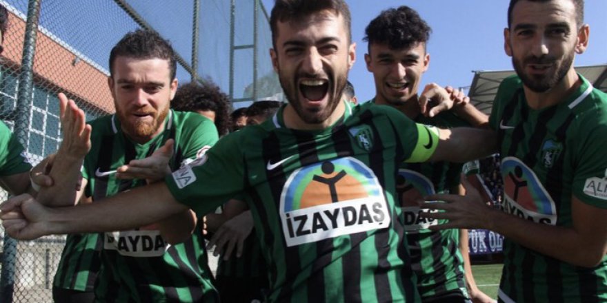 Muhteşem Süleyman sazı eline aldı