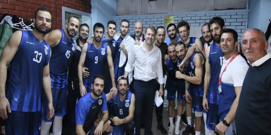 Dev adamlardan önemli galibiyet