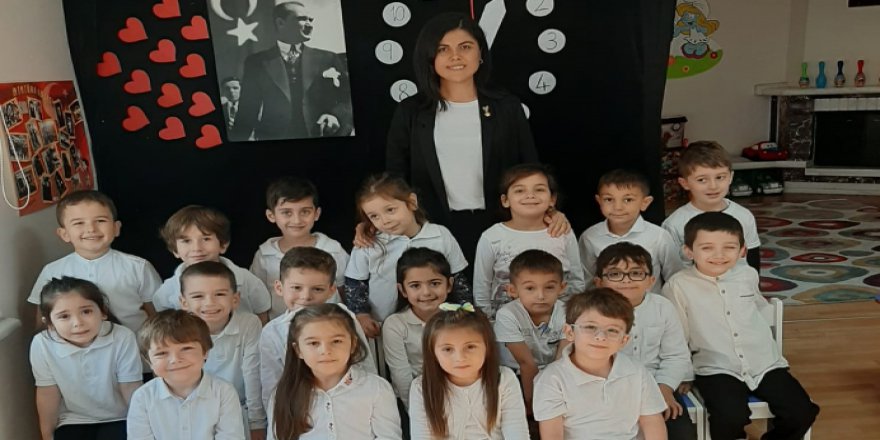 Kardelenli minikler Ata’yı unutmadı